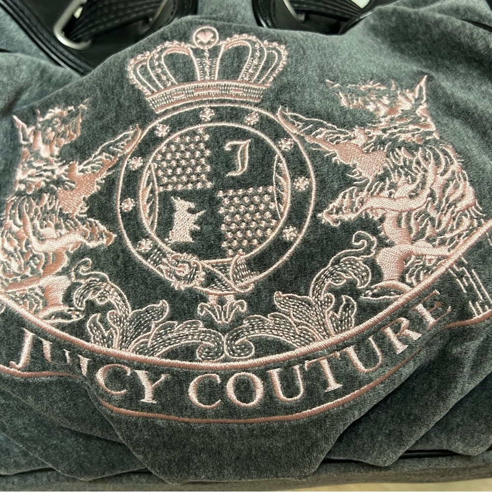 Juicy Couture Heritage Crest Freestyle Hobo with matching Makeup Pouch - Picture 16 of 17
